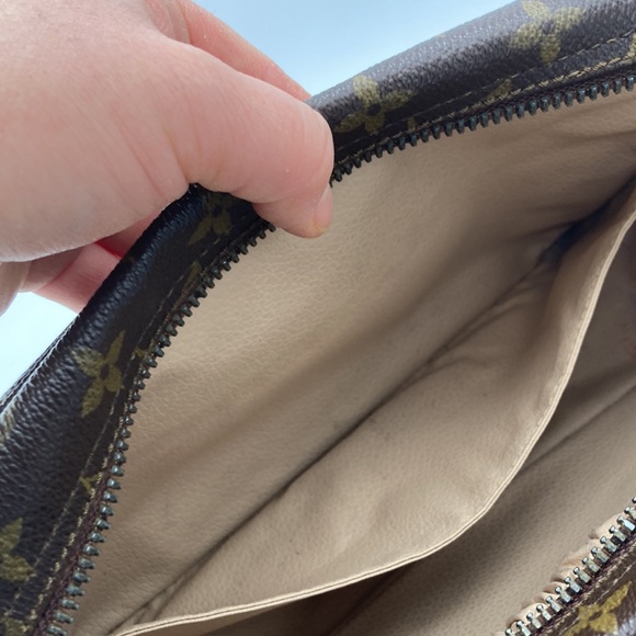 LOUIS VUITTON MONOGRAM TOILETRY TROUSSE 28 BAG - Picture 8 of 14